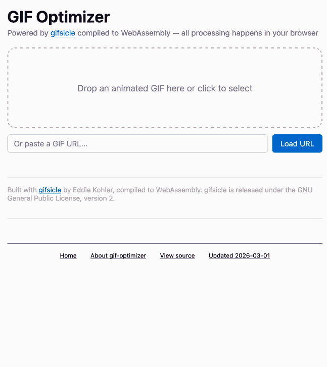 GIF 优化工具演示：拖入 GIF 后页面展示多种优化结果，我选择其中一项继续微调并下载